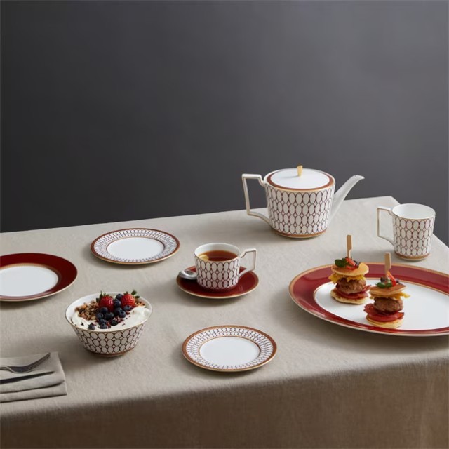 Тарелка 20 см, Renaissance Red, Wedgwood, фарфор