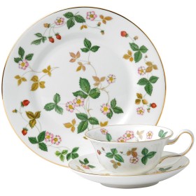 40014301 Набор из 3х предметов: чайная чашка, блюдце и дессертная тарелка, "Wild Strawberry", Wedgwood
