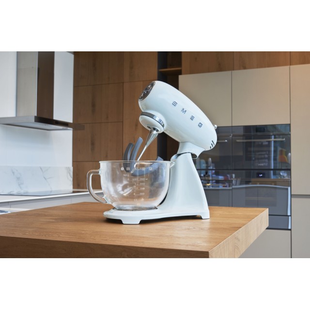 Планетарный миксер Smeg SMF13WHEU