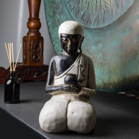 CC-BMB-W Фигурка Будда с чашей средний белый 31см Chateau Collection