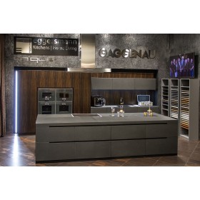 Кухня Eggersmann со встроенной техникой Gaggenau и Miele