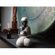 CC-MSITM-W Фигурка Монах, сидящий, средний, белый, 30см, дерево, Chateau Collection