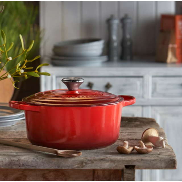 Кастрюля круглая 28 см Вишня, стальная ручка, Le Creuset, 21177280602430, Чугун
