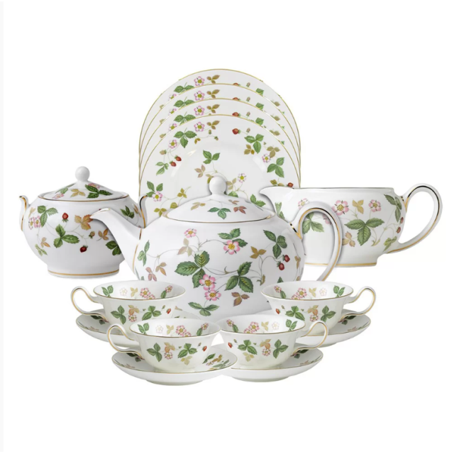 50105504065 Чайная чашка пионы, "Wild Strawberry", Wedgwood